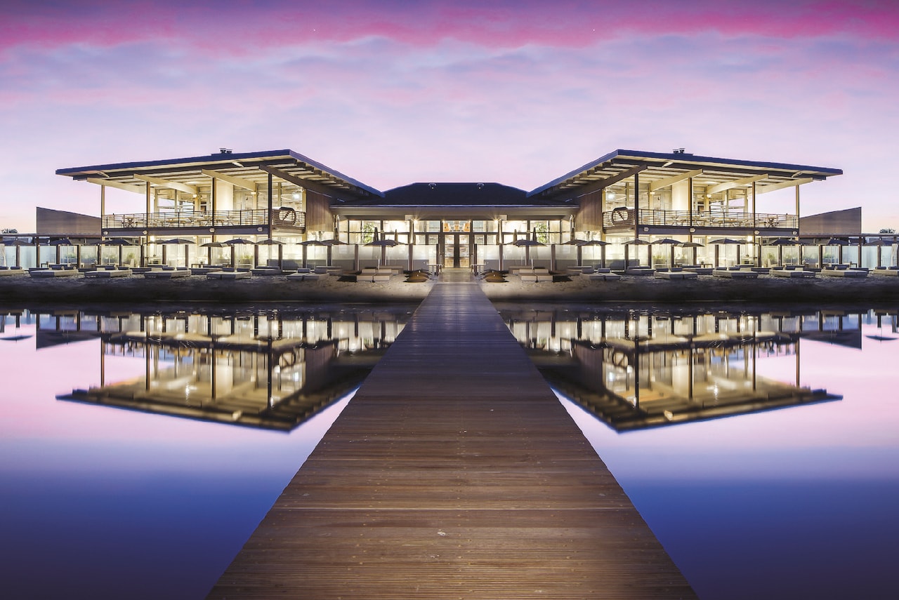 Bowers & Wilkins pone el ambiente en el Hotel Werelds aan het Strand Ouddorp, Países Bajos