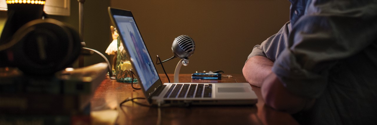 Tips en cuarentena: Usar un micrófono profesional con una laptop