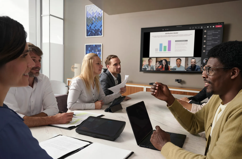 Mejorar los servicios de TI con la integración audiovisual estratégica de Shure